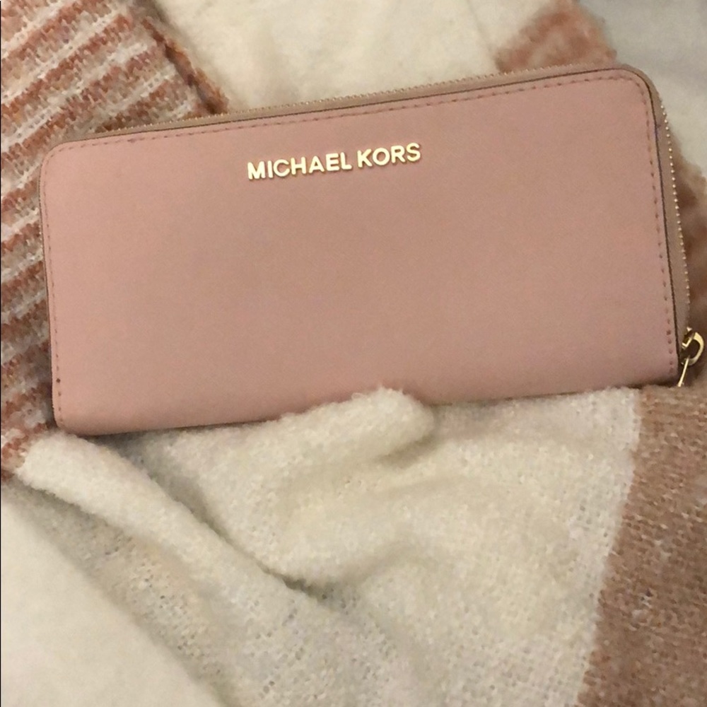Blush Michael Kors Full-Zip Wallet